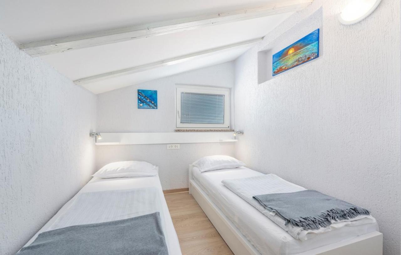 Apartment Vilma Funtana Luaran gambar