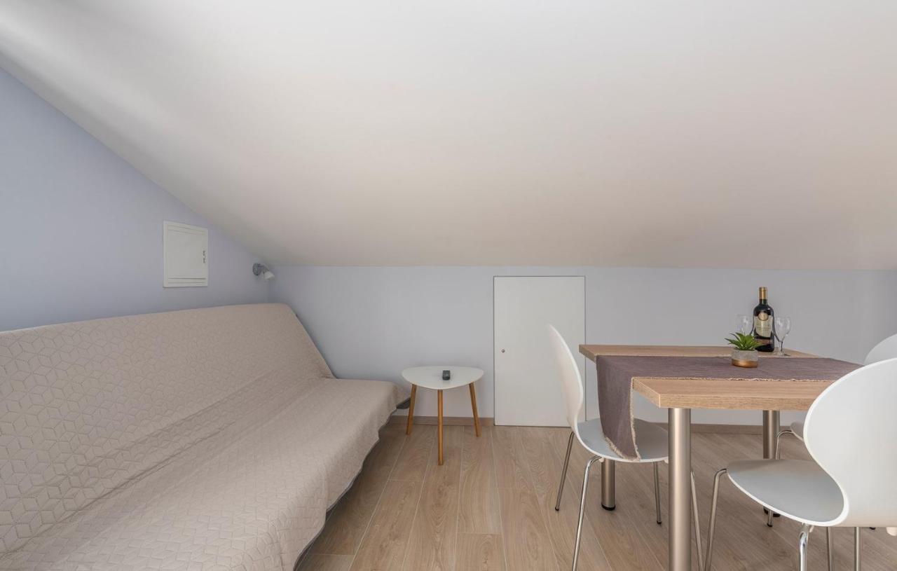 Apartment Vilma Funtana Luaran gambar