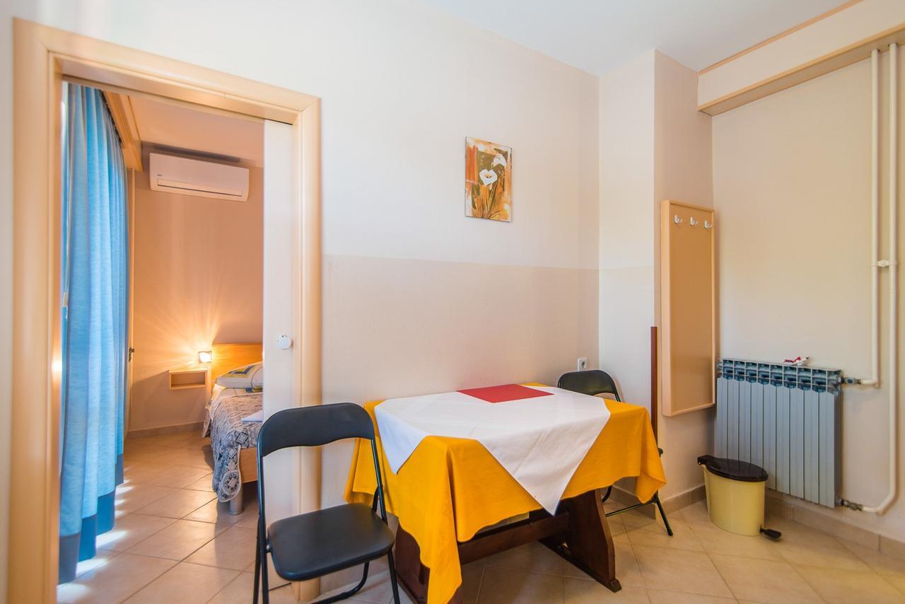 Apartment Vilma Funtana Luaran gambar