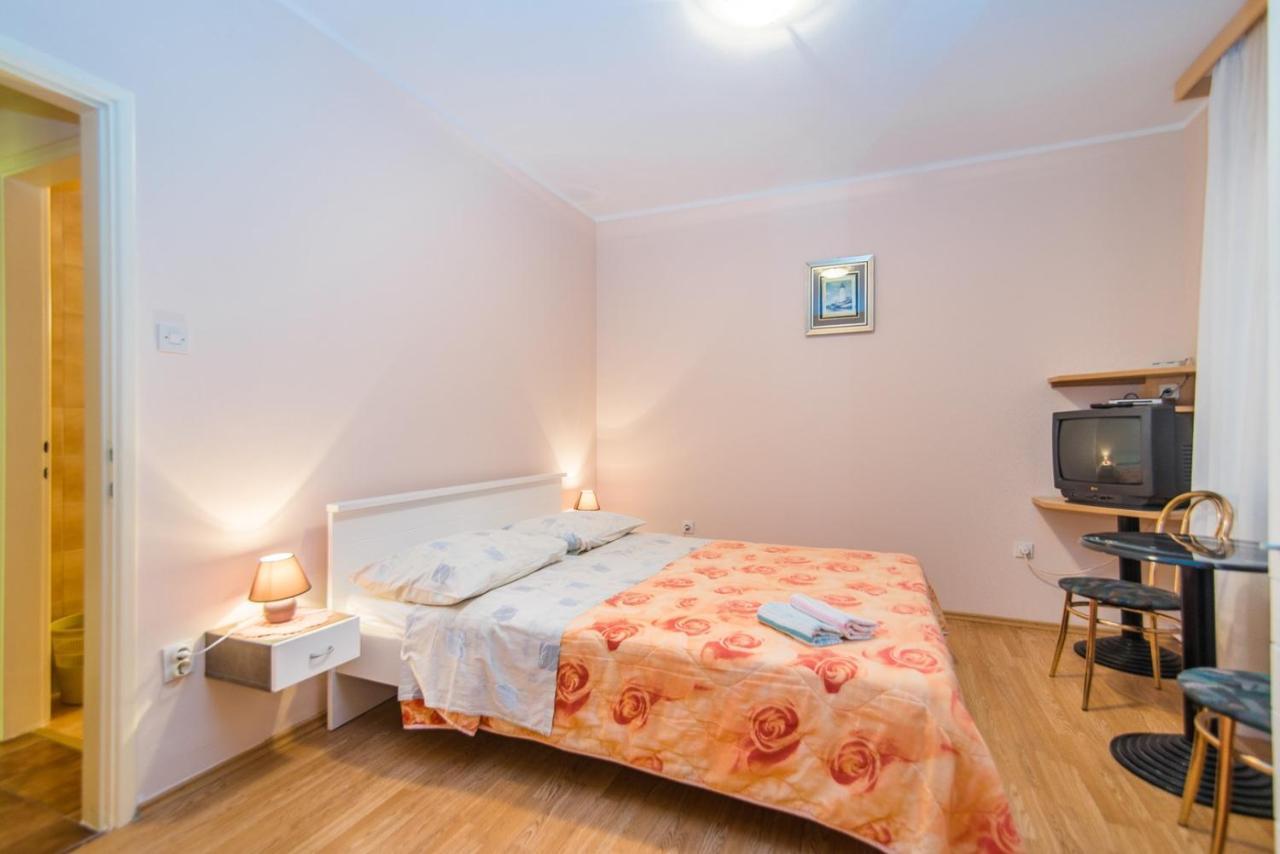 Apartment Vilma Funtana Luaran gambar